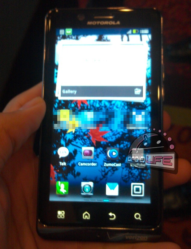 droid-bionic-in-hand-dl1.jpg