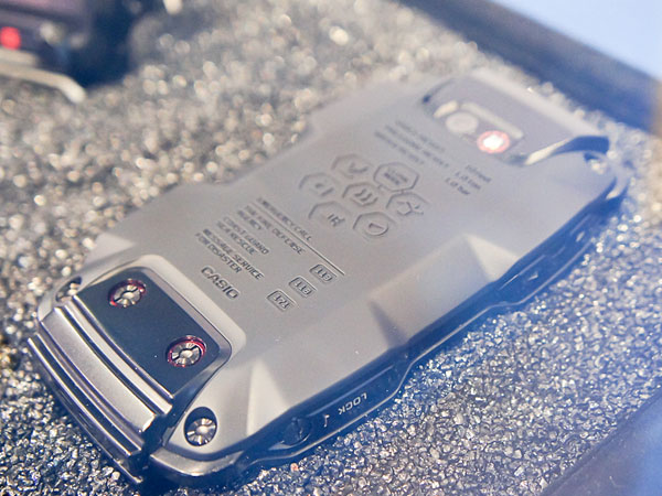 New_G-Shock_Cell_Phone_CES_2012_08.jpg